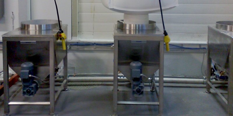 Dosing of ingredient in bigbags to a dry mixing process in flour mill. 